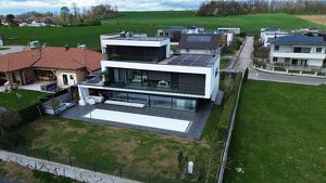 Moderne High-Tec-  Villa   mit Gebirgsblick - unverbaubar     ÍHR WEIHNACHTSGESCHENK?? 1450 m2 Nachbargrundstück auch verfügbar