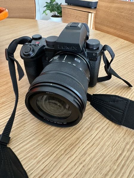 Panasonic Lumix S5 Mark II X + S20-60mm F3.5-5.6
