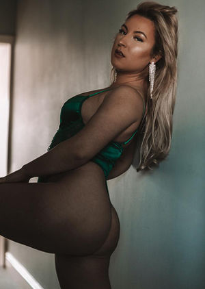 EMMA 25 - SEXY FUN-GIRL!