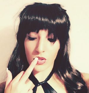 Dominante Frau sucht