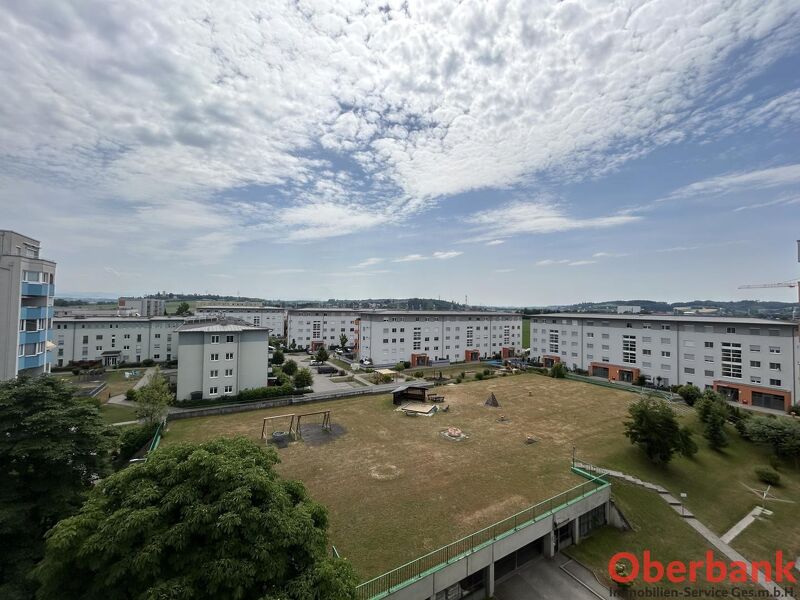 Kernsanierte 4 Zimmerwohnung inkl. Loggia und Tiefgaragenstellplatz