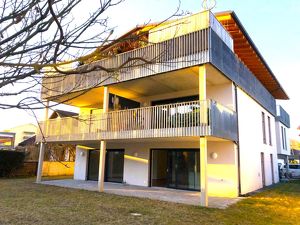 AM WÖRTHERSEE! GEGENÜBER PARKBAD! NEUE 2-ZIMMERWOHNUNG!