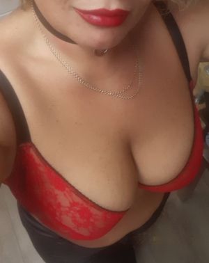 Ich möchte einen Mann für Sex und gemeinsame Freizeit treffen.