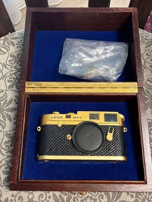 Leica M4-2 Gold + Summilux 1,4-50 Gold