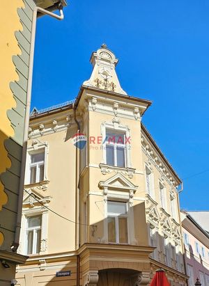 Repräsentatives Büro mit Altbauflair in sehr guter Lage