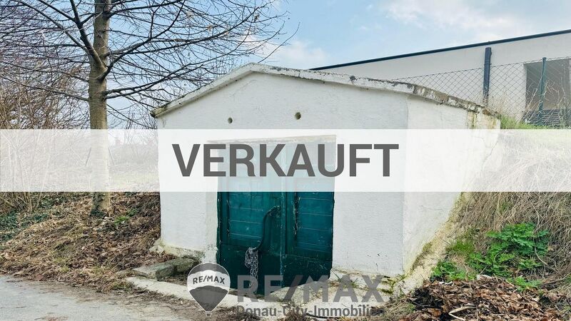 "Traditioneller Weinkeller"