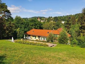 GROSSZÜGIGER LANDSITZ MIT WALD UND WIESEN