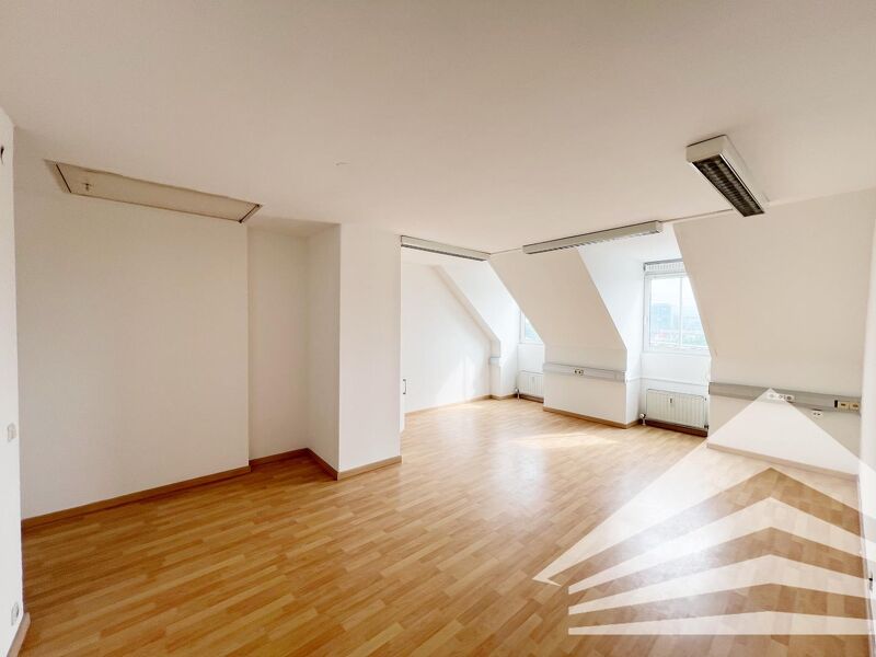 Einziehen & Loslegen! 150 M² Start-Up Büro an der Wienerstraße!