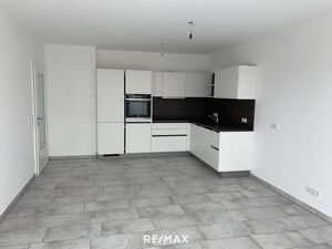 ERSTBEZUG - freundliche Penthousewohnung mit Loggia und Terrasse im neuen Grüntalpark 21