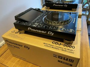 Pioneer CDJ-3000 Multi-Player , Pioneer DJM-A9 DJ Mixer, Pioneer DJM-V10-LF DJ-Mixer , Pioneer DJM-S11 , Pioneer CDJ-2000NXS2, Pioneer DJM-900NXS2