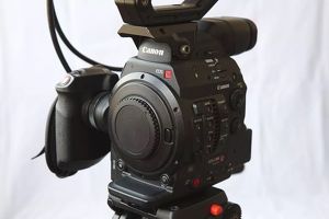 Canon C300 Mark II - EF Bajonett + Zubehör