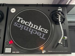 2 x Technics SL1210-M3D Plattenspieler