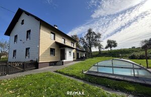 Geräumiges Haus in Schlüßlberg mit Werkstatt und Pool