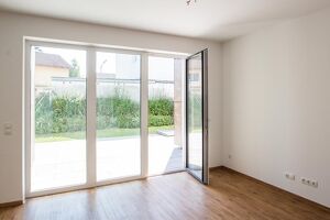 Kleine, moderne Terrassenwohnung