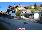 Ein- Zweifamilienhaus mit Einliegerwohnung Garage und 3 Carport