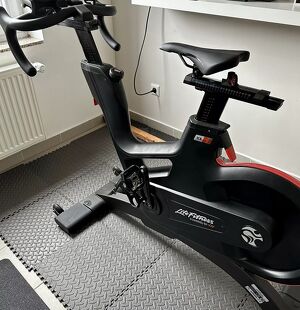 Life Fitness IC7 by ICG High End Trainingsgerät