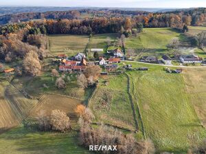 Kleinlandwirtschaft und Bauland in idyllischer Lage!