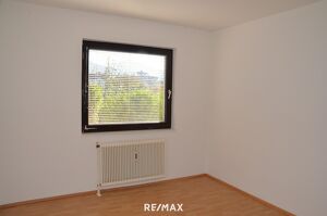 Nette 2 ZI-Wohnung mit Terrasse und schönem Ausblick - Top 1