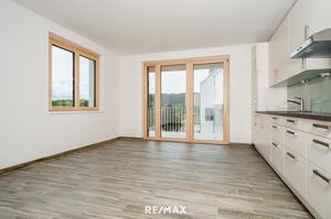 Exklusive 3- Zimmer Wohnung mit Balkon in Grünlage mit Pool und Fitnesscenter-Top 6/Haus1