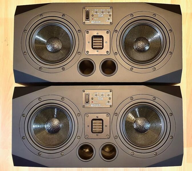 2 x HK Soundcaddy ONE Transportables