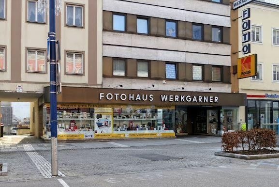 Weithin bekannter Standort - Mitten am Kaiser-Josef-Platz - Ideal für Handel oder Dienstleister