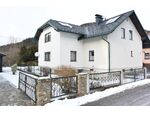 Gepflegtes Wohnhaus mit Garten