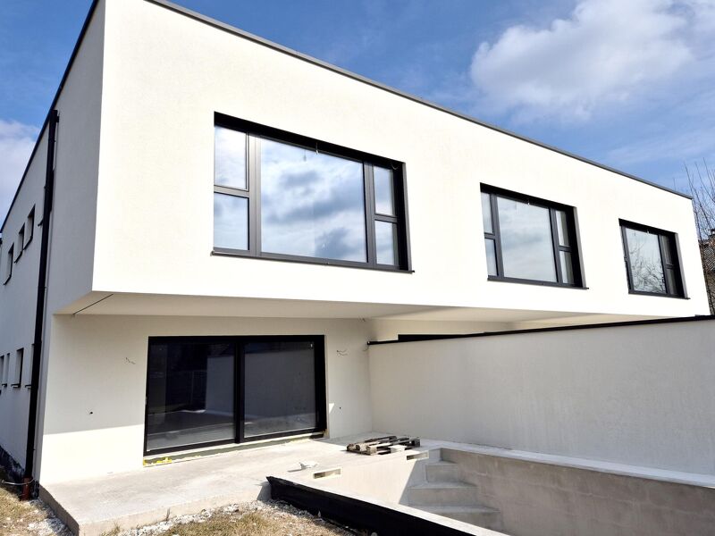 Premium- Eckreihenhaus mit Pool und Luxusausstattung! TOP 3