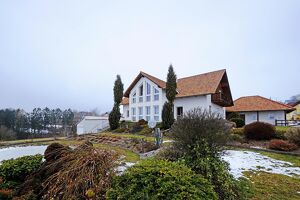 Exklusives Wohnhaus mit Indoorpool und Aussicht und LIFT , 3200 m2 Grundstück,  5 Autoplätze IHR PRIVATER WELLNESSURLAUB