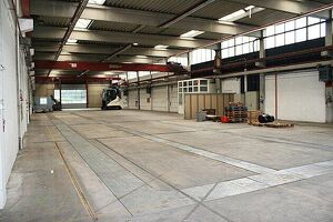Produktions/-Lagerhalle und Büro    bis zu  3100 m2 Halle und   bis zu  934 m2 Büro