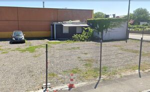 Gewerbegrundstück mit Asphaltbruchboden und  Bürodoppelcontainer zur Verpachtung (Widmung M)