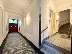 Modernisierte Altbauwhg nähe AKH // Modernized apartment near AKH //