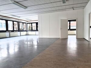 ---provisionsfrei-- sofort beziehbare Büro Räumlichkeiten im Zentrum