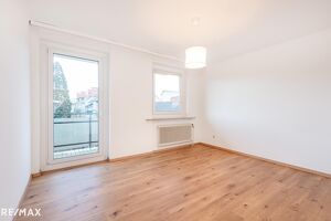 Familienwohnung mit 5 Zimmer, 2 Balkone und allgemeine Dachterrasse!