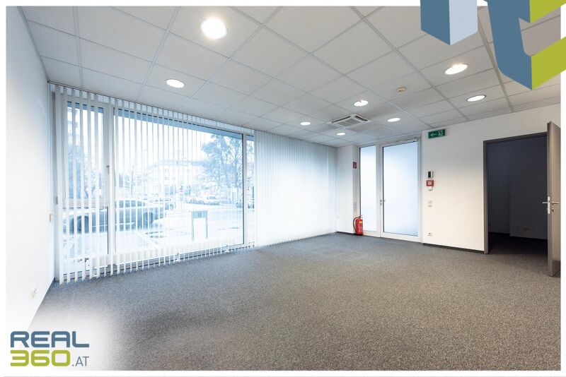 Tolles klimatisiertes Büro / Geschäftslokal mit großer Schaufensterfront