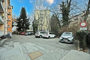 121m2 Wohnung Nähe LKH Graz, 5 Zimmer, zwei Balkone, sehr ruhige Seitenstraße.