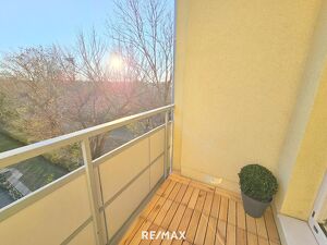 LOGGIA - GRÜNBLICK - 2. LIFTSTOCK -  HELL - RUHIG - NÄHE U1- ALTE DONAU UND DONAUINSEL GUT ERREICHBAR