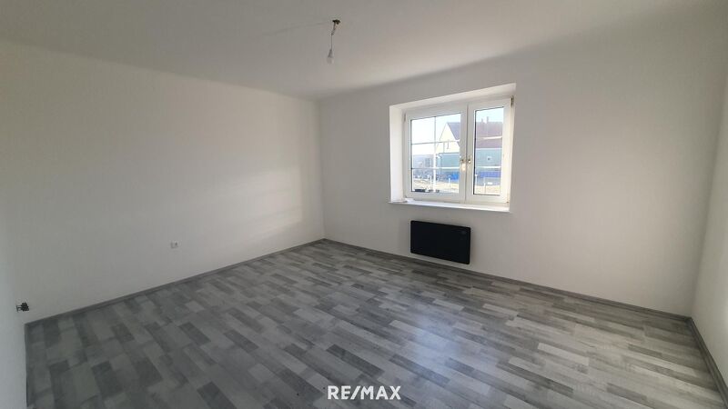 Erdgeschosswohnung in Pama - nähe Bahnhof