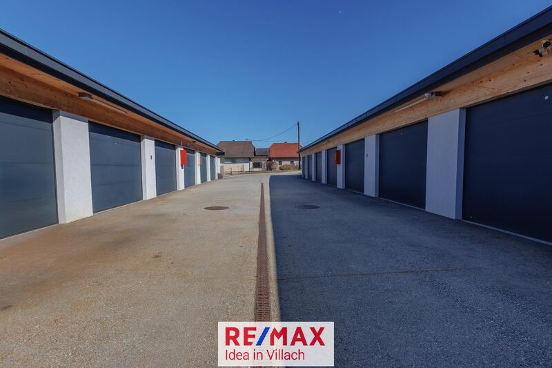 Garagenpark mit 12 KW Photovoltaikanlage
