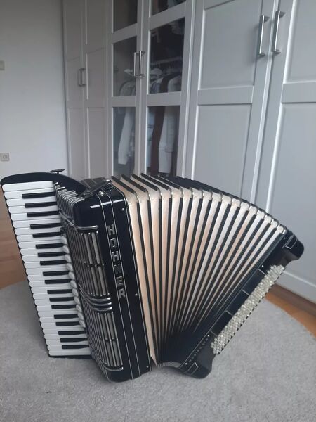Hohner Morino VI N Akkordeon 185
