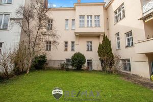 "Herrschaftlicher Altbau mit Hauscharakter und Garten!"