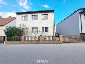 ZENTRAL! EINFAMILIENHAUS mit GARTEN & POOL