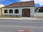 Bauernhaus mit Scheune und mit großem Grundstück