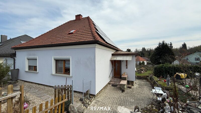Einfamilienhaus mit großem sonnigen Garten