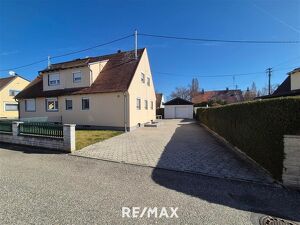 Doppelhaushälfte mit großer Garage