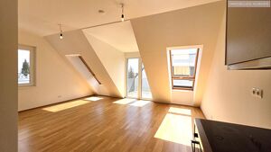 Sonnige Dachgeschosswohnung mit gro&szlig;em Balkon ++ RUSTENFELD SIEDLUNG