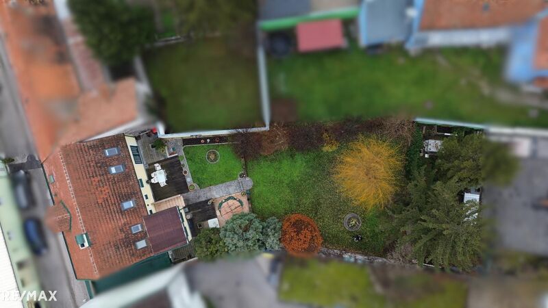 BAUTRÄGER AUFGEPASST ! 90% - Bebaubares Grundstück mit stilvollem Einfamilienhaus im Zentrum von Traiskirchen