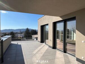 Erstbezug! Stylische Penthouse Wohnung mit großer Terrasse und sensationellen Stadtblick in Waltendorf!