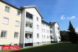 Sanierte, gepflegte 3-Zimmer-Wohnung mit Loggia in generalüberholten Mehrparteienhaus