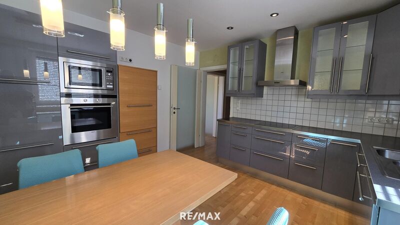 Gut erhaltene Wohnung mit Charme ? inkl. Wintergarten & Tiefgarage in Top Lage