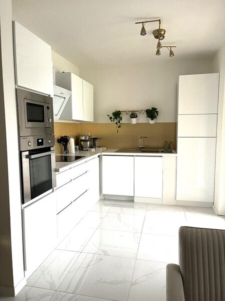 Sehr schöne Wohnung mit Balkon